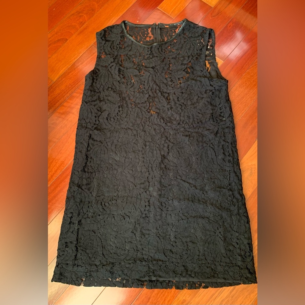 Chic Black Lace Mini Dress